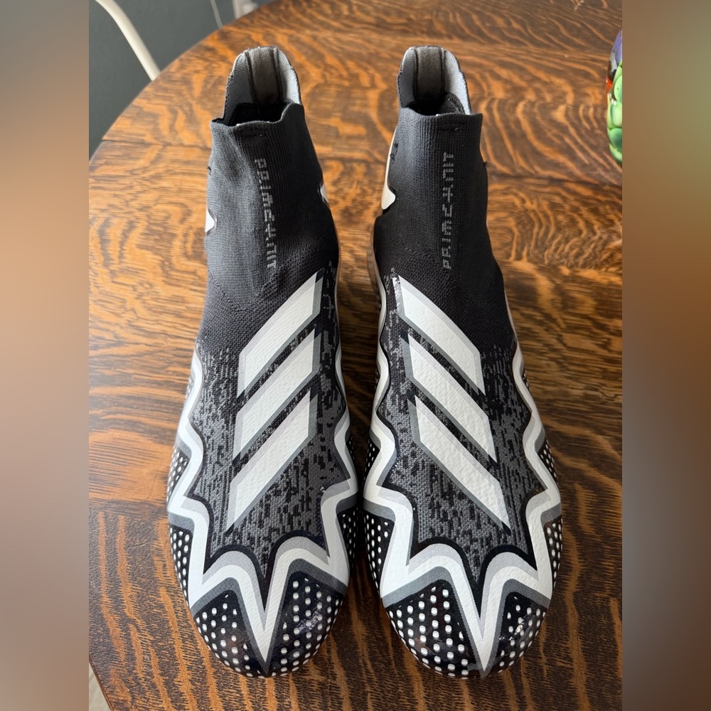 adidas Men’s Predator Laceless Football Cleats in Black and White